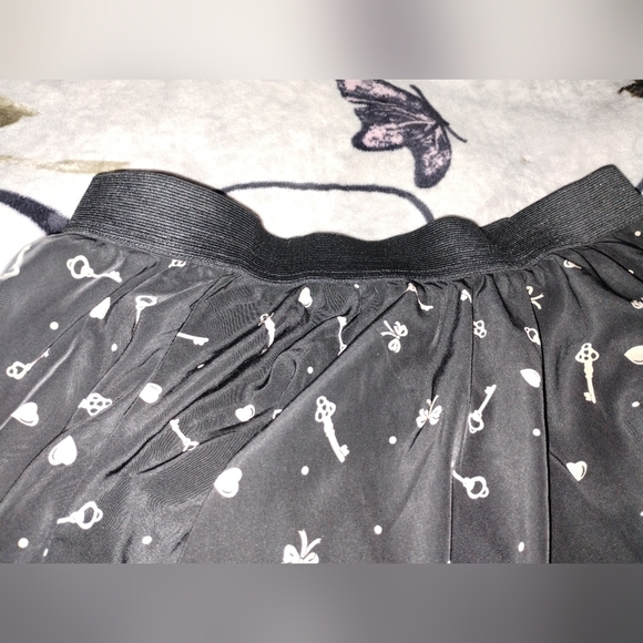 Xhilaration women's large skirt with lace underneath - Picture 5 of 8